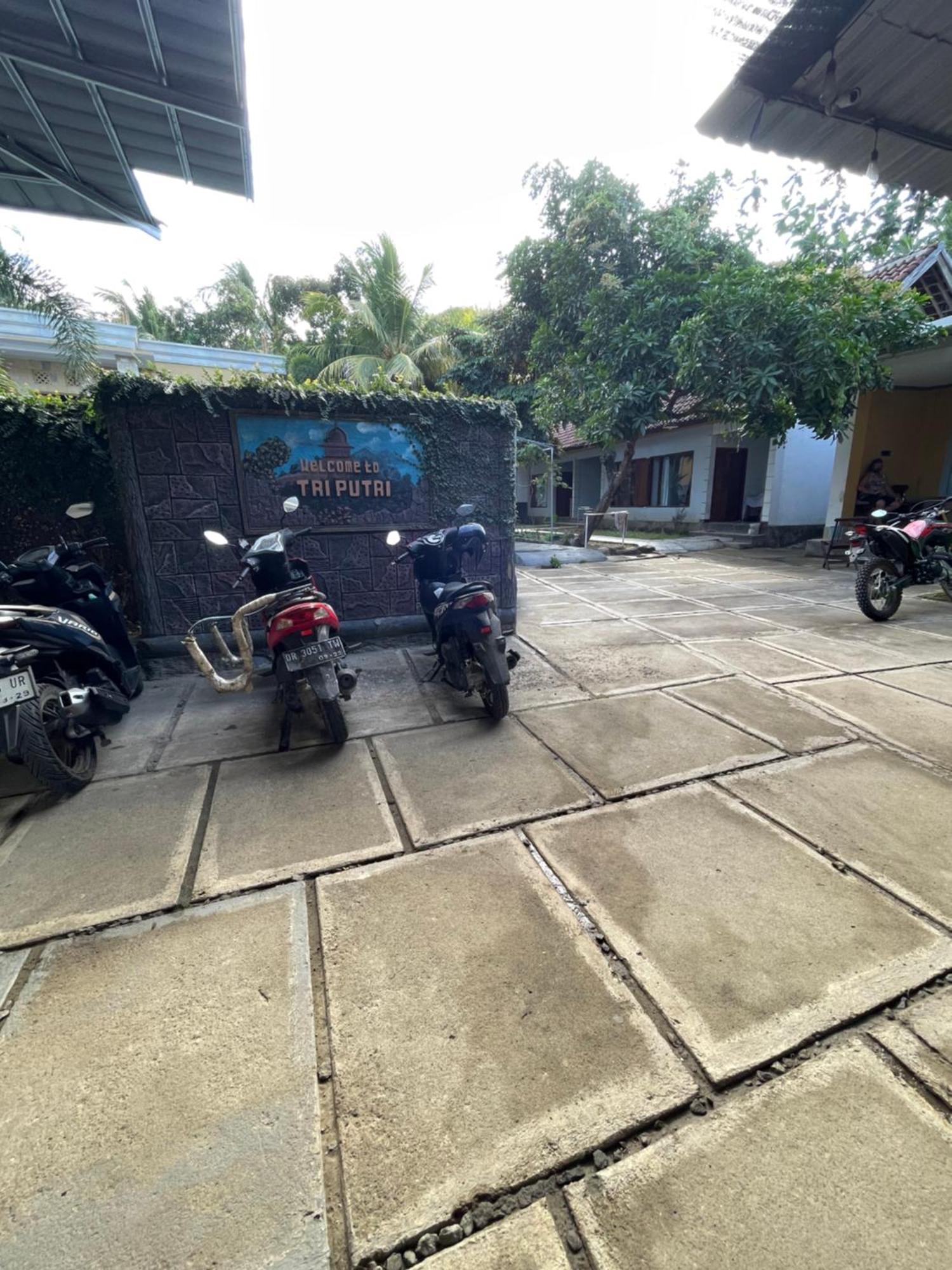 Tri Putri Homestay Kuta  Exterior foto